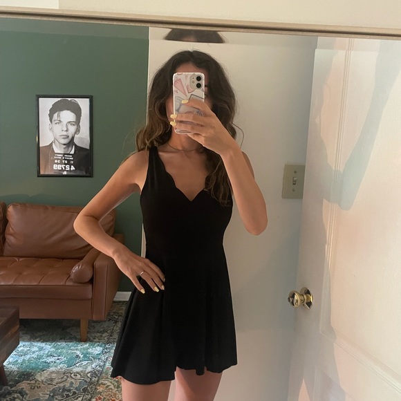 Urban Outfitters Scallop Neckline Romper | xs - Picture 2 of 3